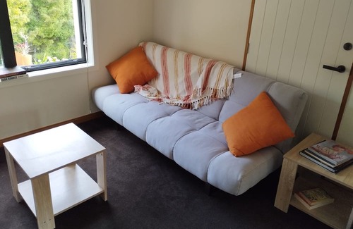 Albany Heights Wohnung | Secluded forest retreat -3min to Albany - incl pool and large patios
