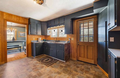 Riverton Haus | Beautiful Farm House on the Potomac River