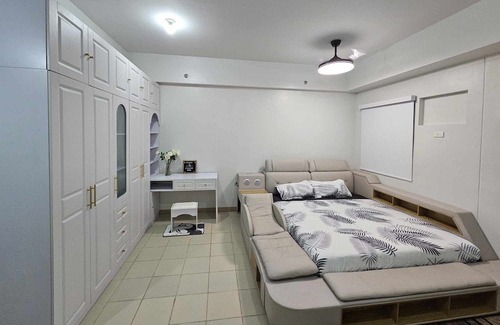 Marilao Eigentumswohnung | 5 minutes to SM Marilao! Family-size condo with Smart Tv for Netflix.