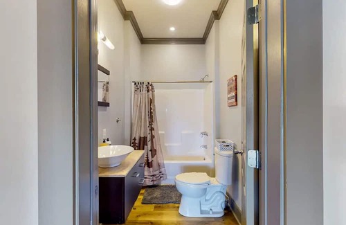 Enterprise Haus | In the Heart of Enterprise,12 minutes from Fort Novosel Enterprise Gate