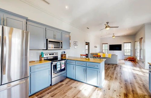 Enterprise Haus | In the Heart of Enterprise,12 minutes from Fort Novosel Enterprise Gate