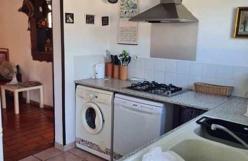 Boisredon Haus | Holiday Home 'La Font Des Ânes' with Lake View, Wi-Fi and Air Conditioning