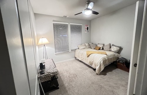 Spring Hill Haus | Professional Short Term Rental! Close to everything in Spring Hill! Pet Friendly