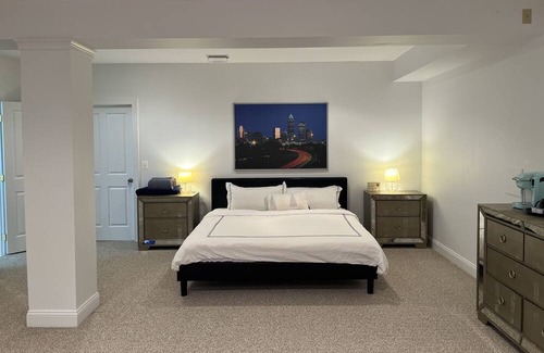 Idylwood Haus | Cozy 1B1B Suite Safe Community