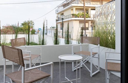 Agii Theodori Haus | Neptune's Nook Summa