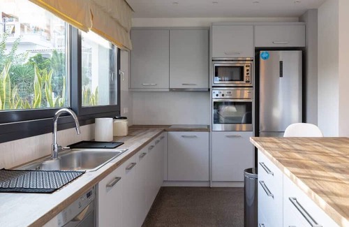 Agii Theodori Haus | Neptune's Nook Summa