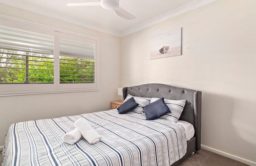 Dora Creek Haus | Spacious Waterfront Delight with Free Wifi. Spend some Lazy Dayz at Dora Creek