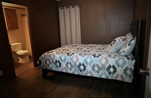 Los Fresnos Haus | Beautiful Water Front Ranch Getaway