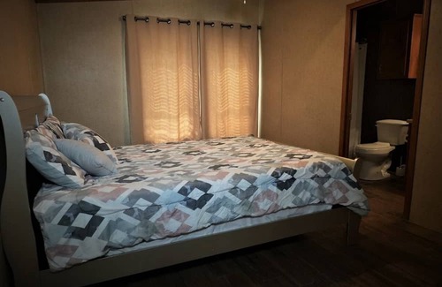 Los Fresnos Haus | Beautiful Water Front Ranch Getaway
