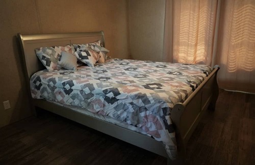 Los Fresnos Haus | Beautiful Water Front Ranch Getaway