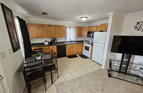 Fritch Haus | Always welcome at Ridgeland! Enjoy a peaceful stay in a quiet neighborhood!