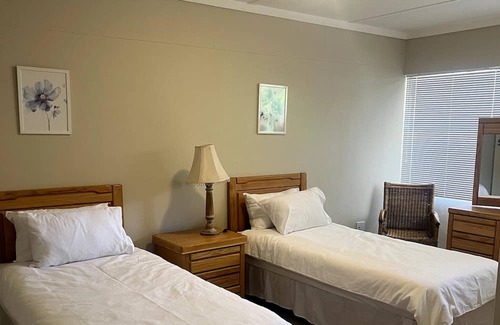 Three Rivers Wohnung | Ripplewood - Entire Condo in Vereeniging