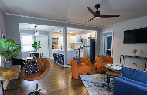 Rocky Mount Wohnung | Better Than A Hotel! Modern comfortable stay with everything Included!