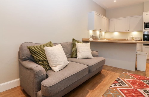 Haddington Hütte | 8 BARNEY MAINS COTTAGE, pet friendly, with open fire in Haddington