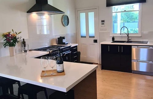 Seppeltsfield Haus | The Cottage at Seppeltsfield 2 bedroom cottage in the heart of Seppeltsfield