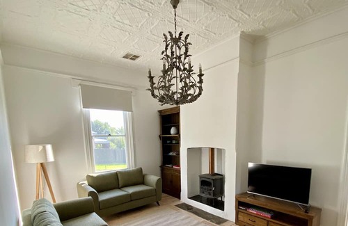 Seppeltsfield Haus | The Cottage at Seppeltsfield 2 bedroom cottage in the heart of Seppeltsfield