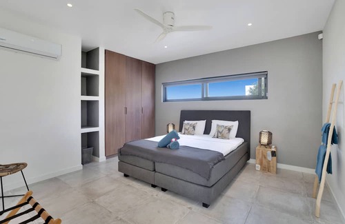 Sabadeco Haus | Kas di Luna, NEW! Luxury villa with gorgeous ocean views and infinity pool.