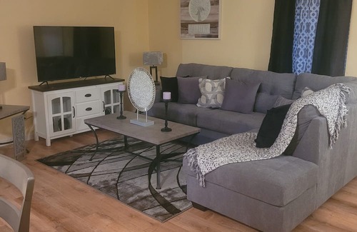 Selma Haus | Cozy Townhome close to historic downtown