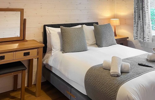 Saddleworth Kabine | 2 bedroom accommodation in Greenfield