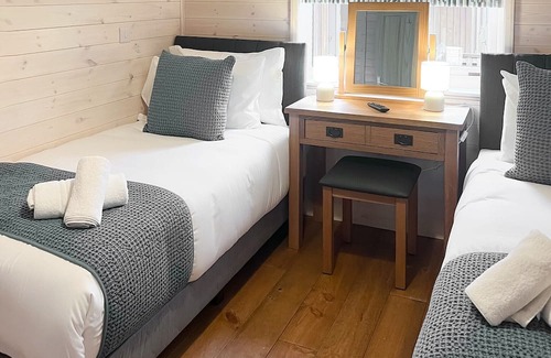 Saddleworth Kabine | 2 bedroom accommodation in Greenfield