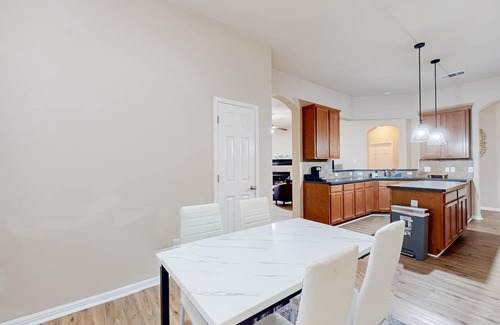 Speyside Haus | Northeast Austin home with enclosed yard, single-story interior, AC, & W/D