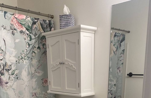 Draper Haus | Gorgeous view of the City! Clean room & bath all yours! Come meet our 2 Goldens!