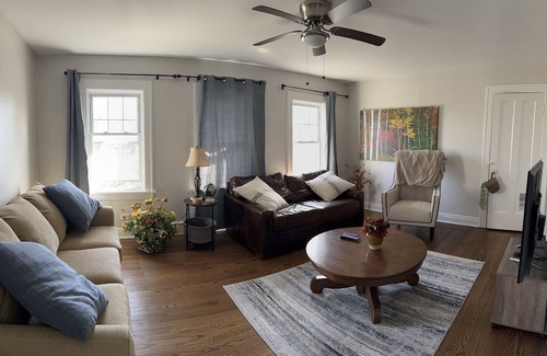 Elmhurst Haus | New! Affordable Elmhurst Home minutes from Airport