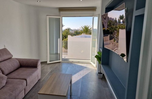 Almerimar Haus | Holiday Home 'Apartamento Gaviota 10' with Shared Terrace, Wi-Fi and Air Conditioning
