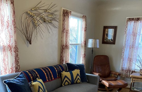 West Eugene Haus | Welcoming Cottage in the Heart of Eugene - Loving Cared for by Owner.