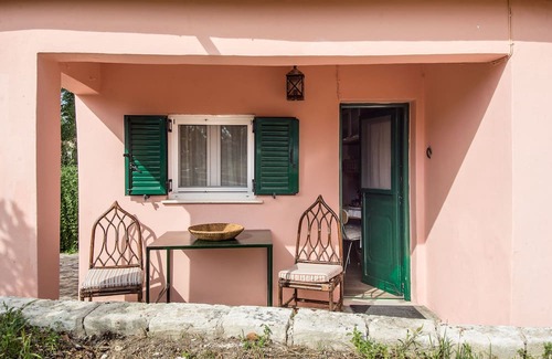 Lakithra Haus | Stylish house with huge garden,sea view, max 10 min drive from 10 beaches & town