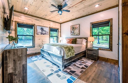 Broken Bow Kabine | NEW! RIVERFRONT-DIRECT ACCESS TO WATER-PIER & GRAVEL ROAD MOUNTAIN FORK LANDING