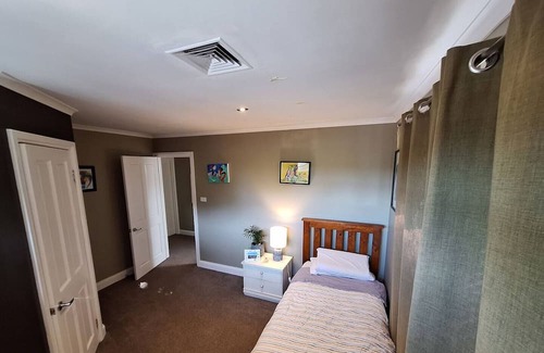 Highton Haus | 4BD House - Available late March to early July Only 6 km to Geelong City Centre