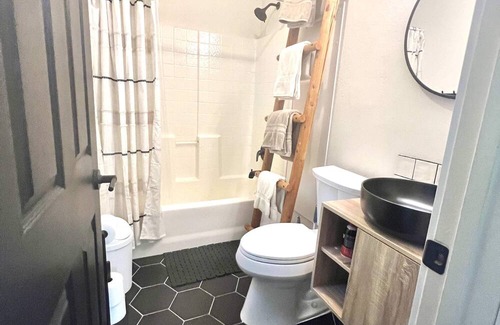 Glendale Kabine | Zen Zion, accommodates large groups of up to 30!