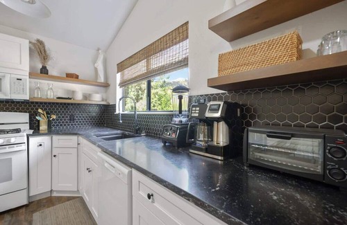 Glendale Kabine | Zen Zion, accommodates large groups of up to 30!