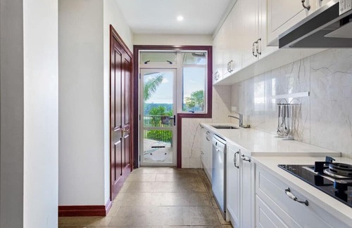 Whitford Haus | Countryside Zen Estate with Sea views and Pool