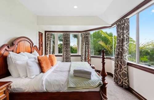 Whitford Haus | Countryside Zen Estate with Sea views and Pool