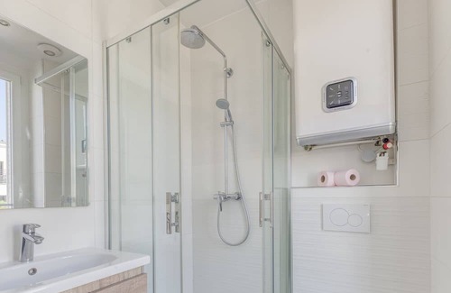 Le Raincy Wohnung | Vrbo Property