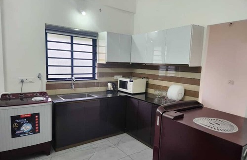 Muhamma Wohnung | Entire unit for 6+ by AJ | Vembanad Lake/Pathiramanl near | 9km to Marari beach