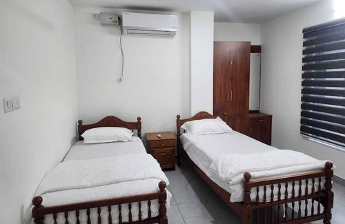 Muhamma Wohnung | Entire unit for 6+ by AJ | Vembanad Lake/Pathiramanl near | 9km to Marari beach