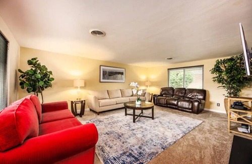 Otterbien Home Haus | The Dorothy Lane Market House