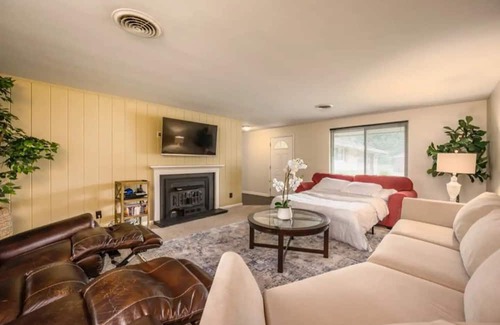 Otterbien Home Haus | The Dorothy Lane Market House