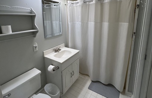 LaGrange Hütte | Peaceful Lake House. Dock, Kayaks, Firepit, Hammock