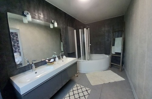Chateauroux Haus | Logement Entier Spacieux et Confortable