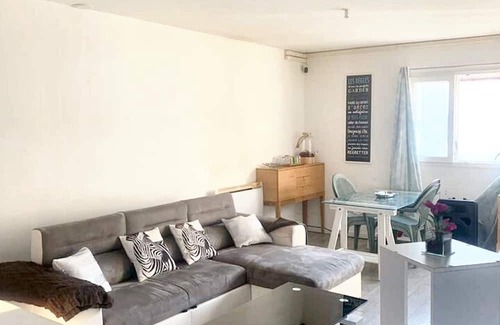 Montfermeil Haus | Homerez - House for 2 ppl. with swimming-pool, garden and terrace at Montfermeil