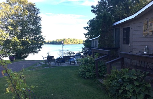 Leeds and the Thousand Islands Hütte | Peace & Tranquility on Lyndhurst Lake #3