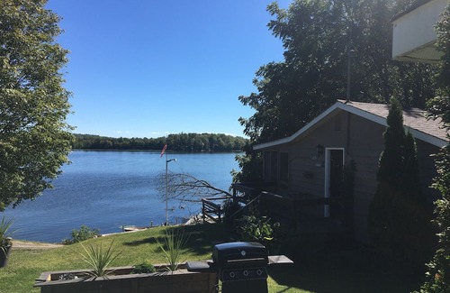Leeds and the Thousand Islands Hütte | Peace & Tranquility on Lyndhurst Lake #3