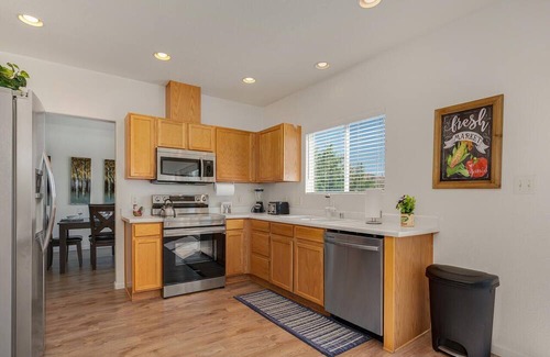 Northwest Reno Haus | 3x2.5 Home with Spectacular Valley Views, pet friendly.