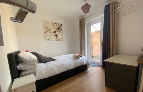 Shrewsbury Villa | Immaculate 2-Bed Villa in Shrewsbury