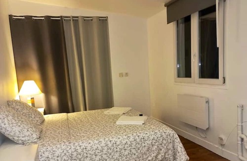 Houilles Haus | Homerez - Beautiful house for 6 ppl. with terrace at Houilles