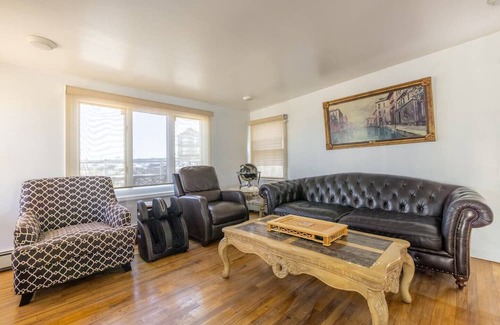East Bronx Wohnung | 🅱🅾🅾🅺 🅽🅾🆆 1BR Private Beach + Patio
